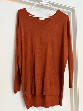 Lightweight V-Neck Pullover Sweater - Rust